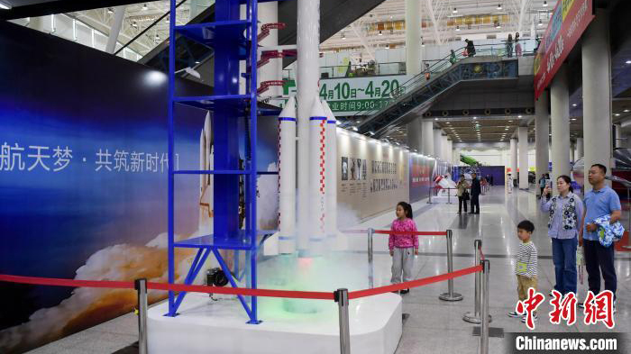中新社跟濟(jì)南電視臺對網(wǎng)標(biāo)集團(tuán)旗下航天展項(xiàng)目進(jìn)行的聯(lián)合報(bào)道！